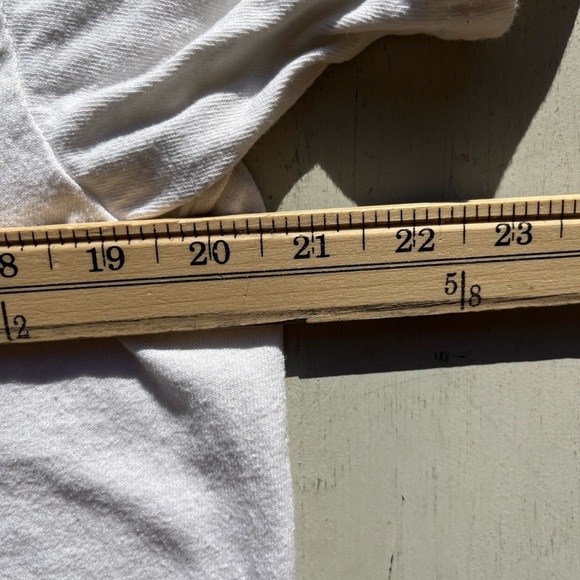 Women's Aaliyah T-Shirt White Face Spell-Out Logo L 90s R&B Graffiti Spray Paint - Picture 8 of 10